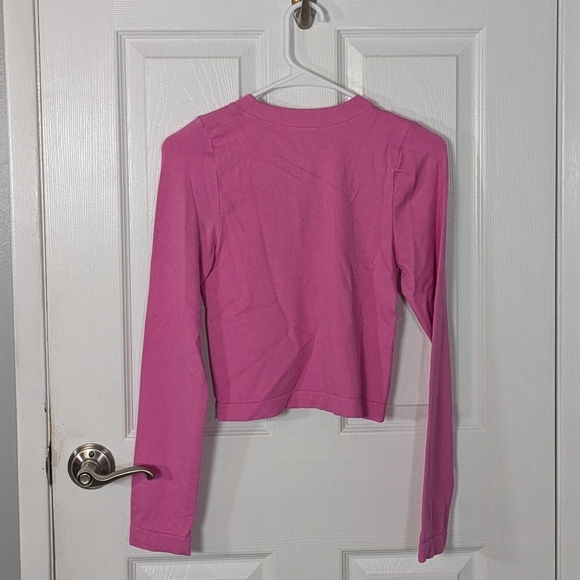 NWT Happily Grey Ribbed Knit Shoulder Cut-Out Long Sleeve Crop Top Size M/L - Picture 3 of 6